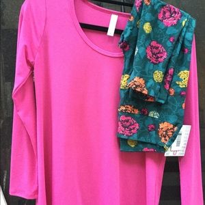 Small Lynnae and OS leggings